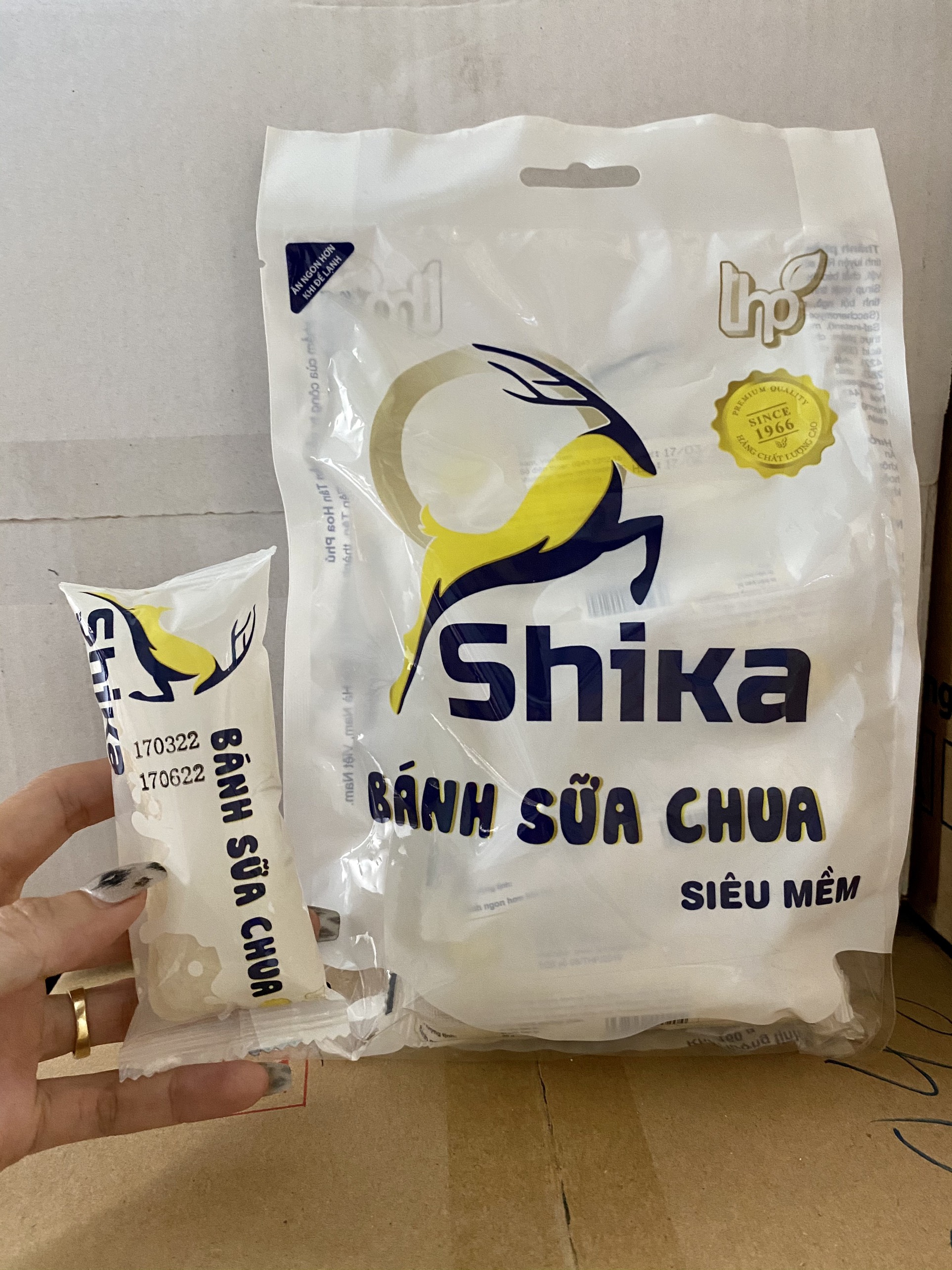 BÁNH SỮA CHUA SHIKA 8 CHIẾC