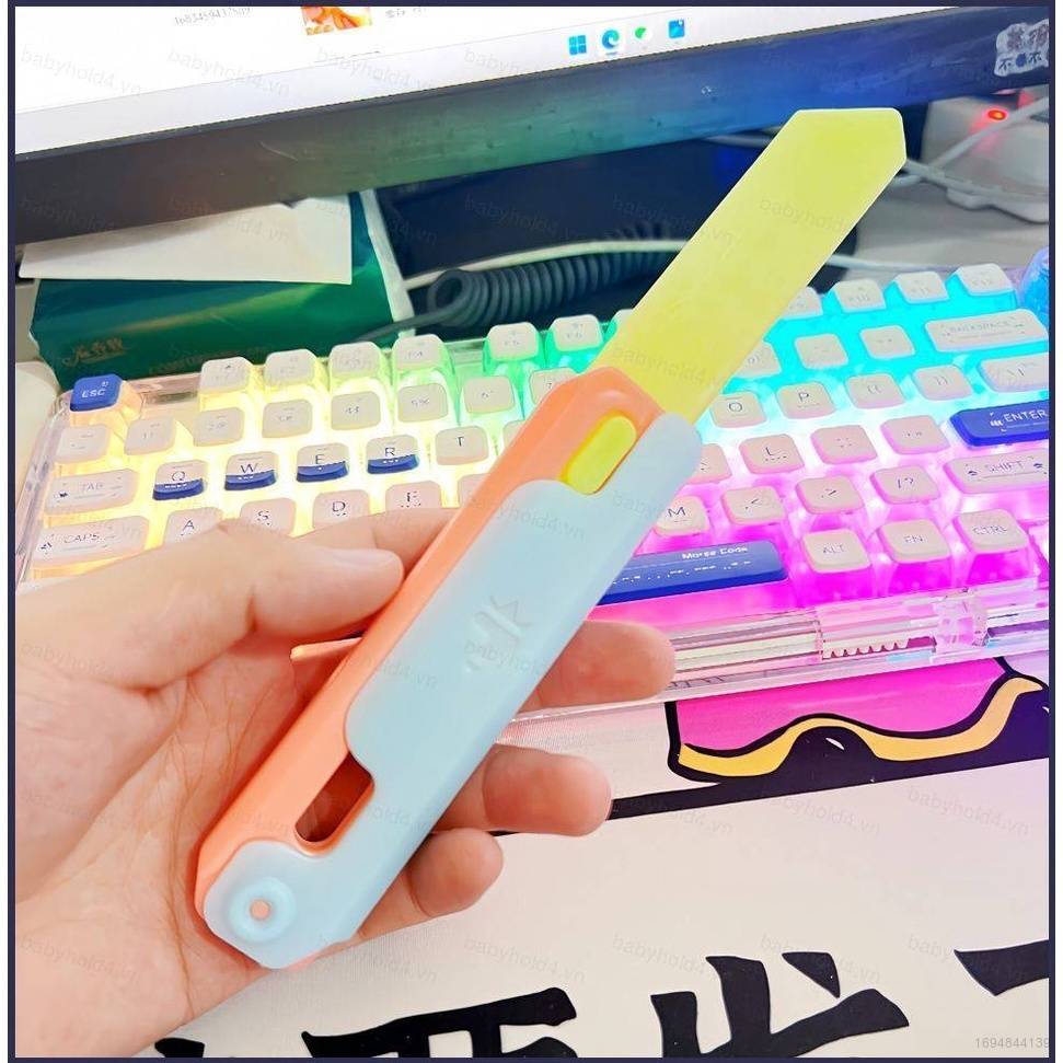Yb1 dao quay dài phát sáng ban đêm đồ chơi 3d trọng lực hình dao phát sáng ban đêm by1