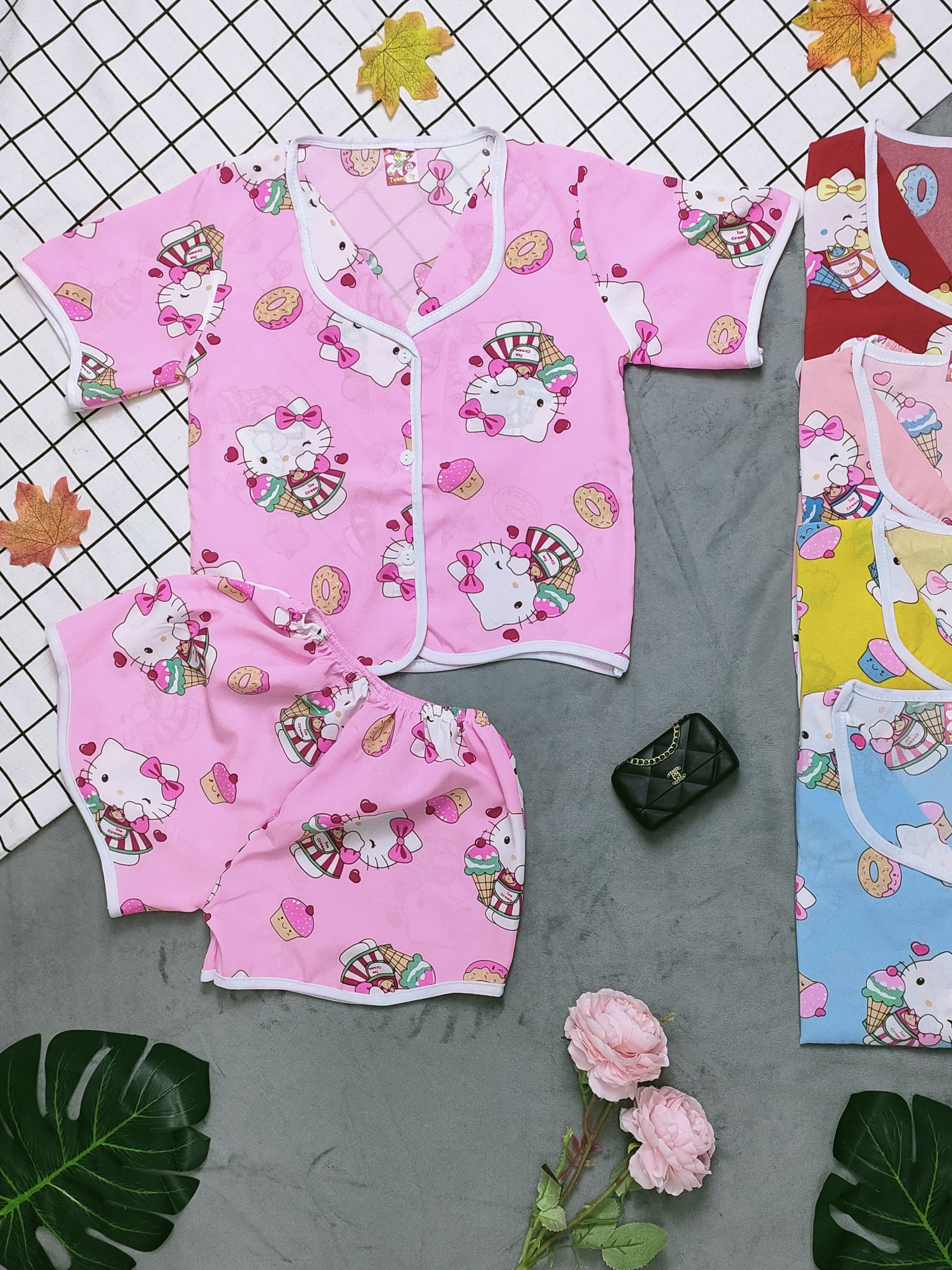 (3 bộ 3 màu 3 họ tiết khác nhau) Combo 3 Bộ Lụa Tay Ngắn Gợn Sóng