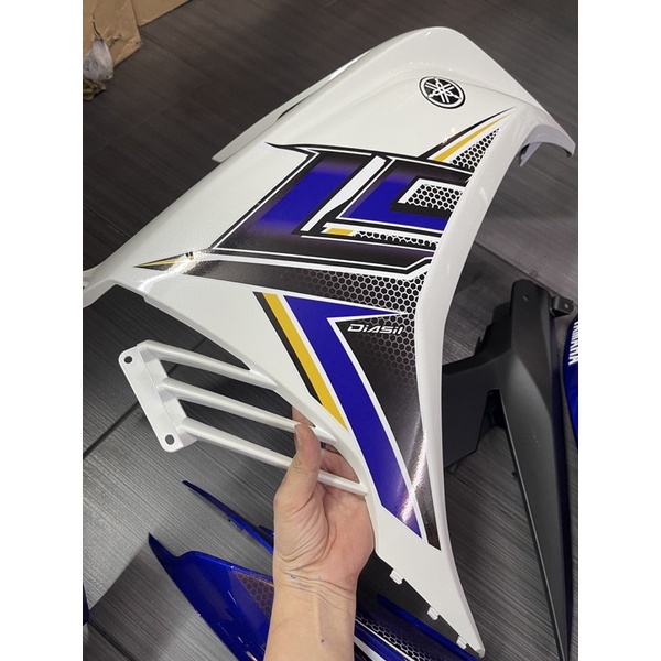 Dàn áo Ex 135 trắng xanh tem LC