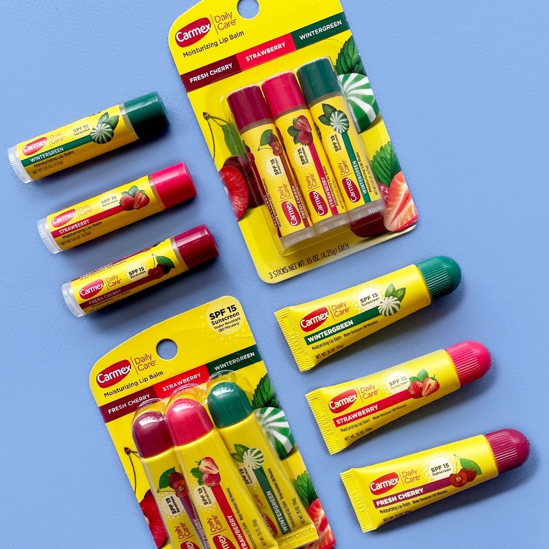 Son dưỡng môi CARMEX CLASSIC LIP BALM Americarevn (dạng thỏi, tuýp, không màu - 15g- Bill Mỹ)