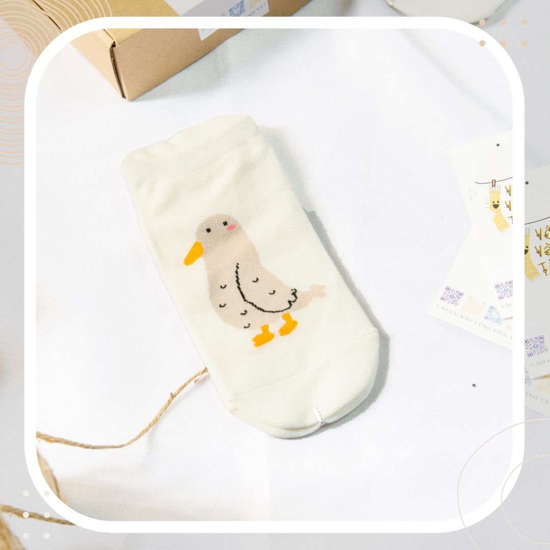TẤT VỚ NỮ CỔ NGẮN TRẮNG GẤU CUTE