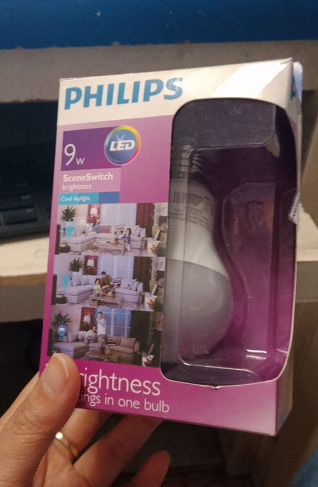 Bóng đèn philips led scene switch 3 cấp độ chiếu sáng 9w 6500k. 3000k