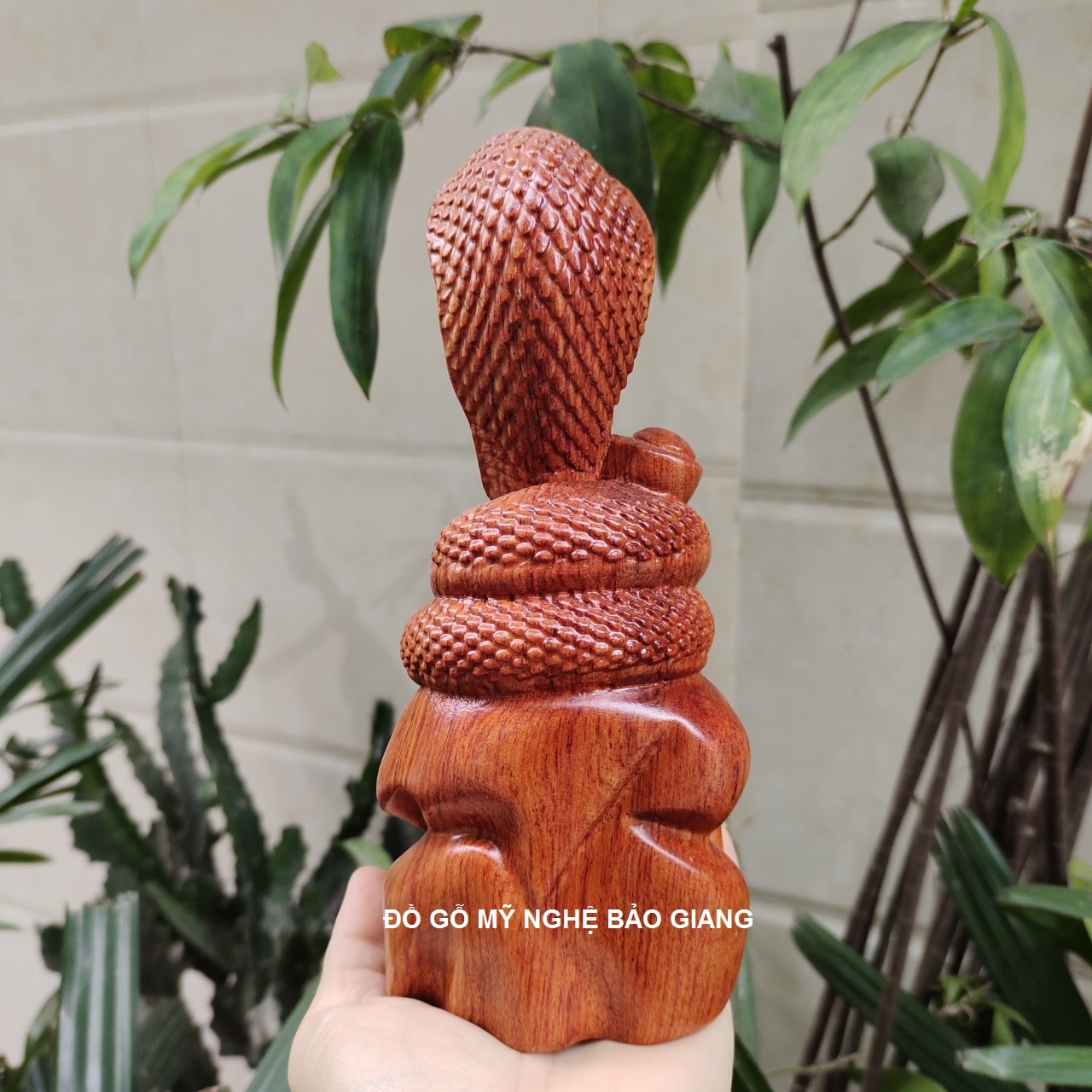 Tượng con rắn gỗ hương cao 20 cm
