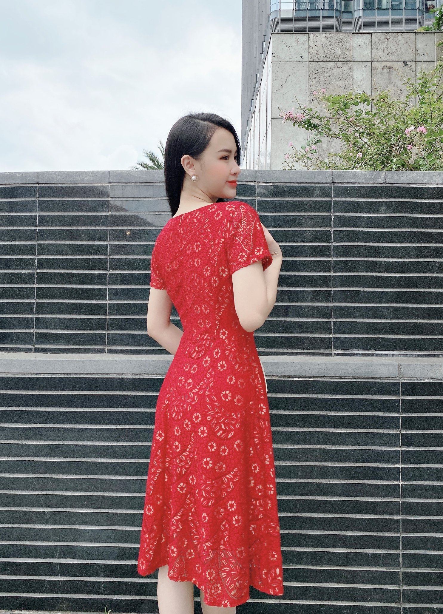 [4.4 Hoàn tiền 15%]ĐẦM REN CỔ V PHỐI NGỌC - DAM 0020