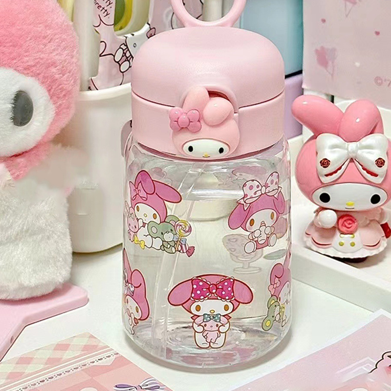 %E3%80%90Customizable%E3%80%91%20Cinnamoroll%20Sanrio%20Water%20Bottle%20Kuromi%20Melody%20Plastic%20Cartoon%20Straw%20Cup%20GJCUTE%20-%20Image%202