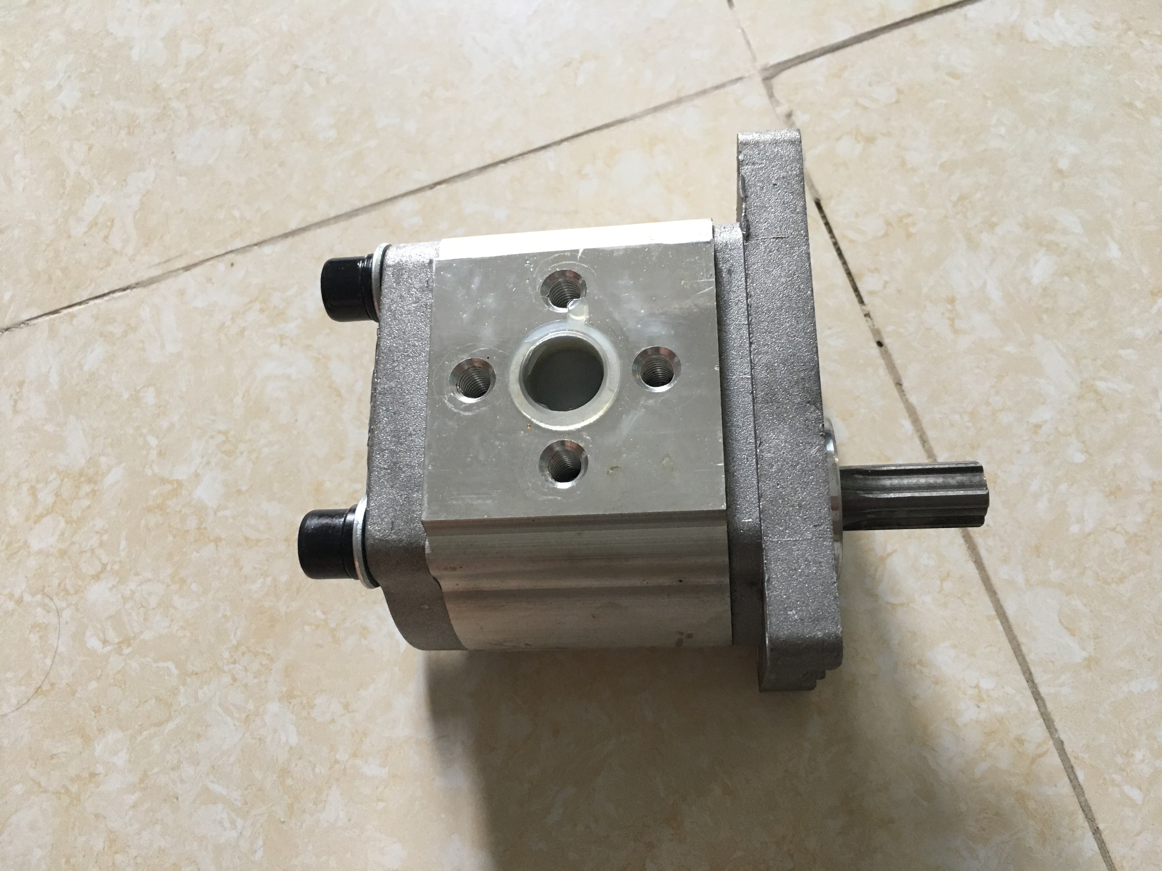 Bơm thủy lực dành cho ben và trợ lái, bơm E316