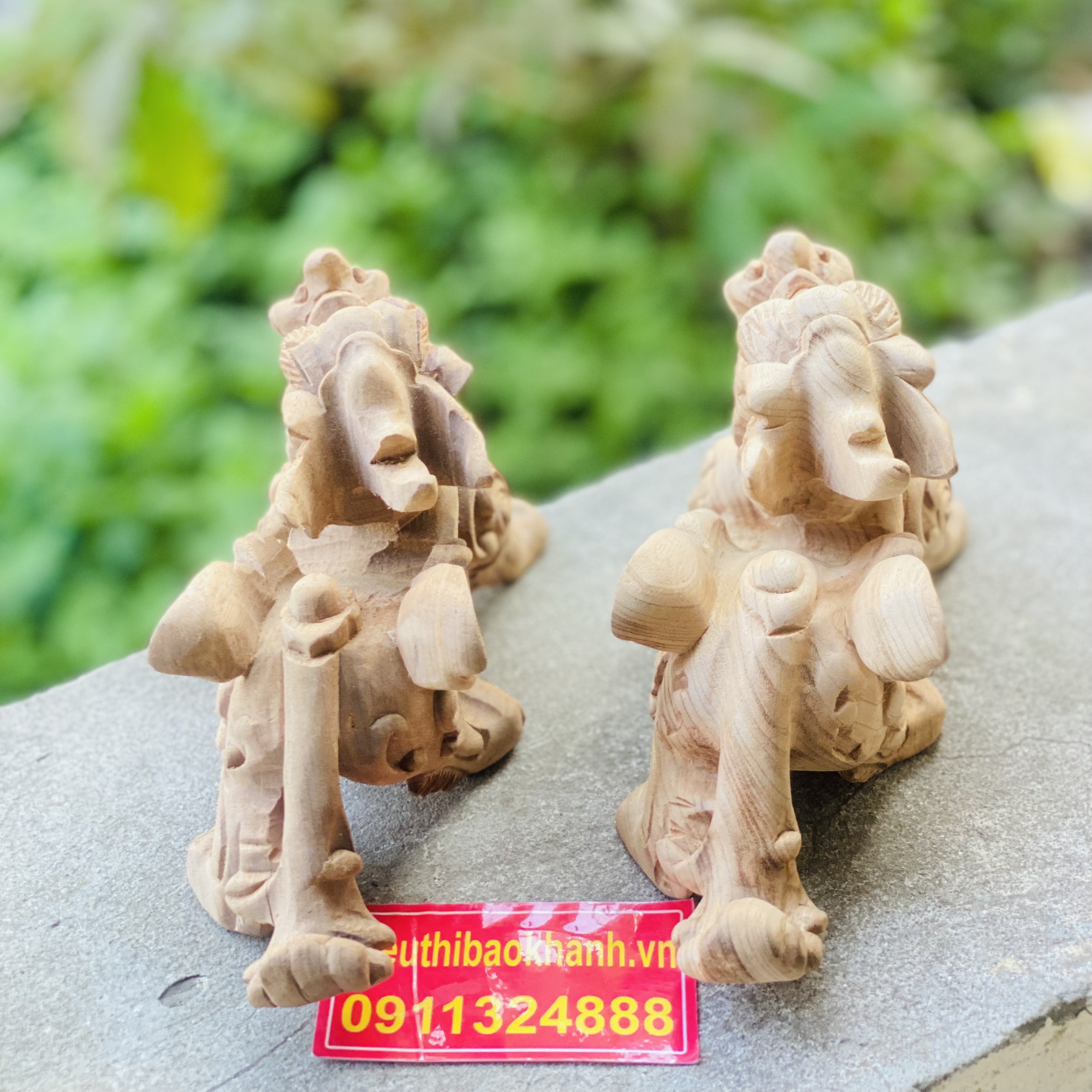Tỳ Hưu phong thủy gỗ Xá Xị 20cm