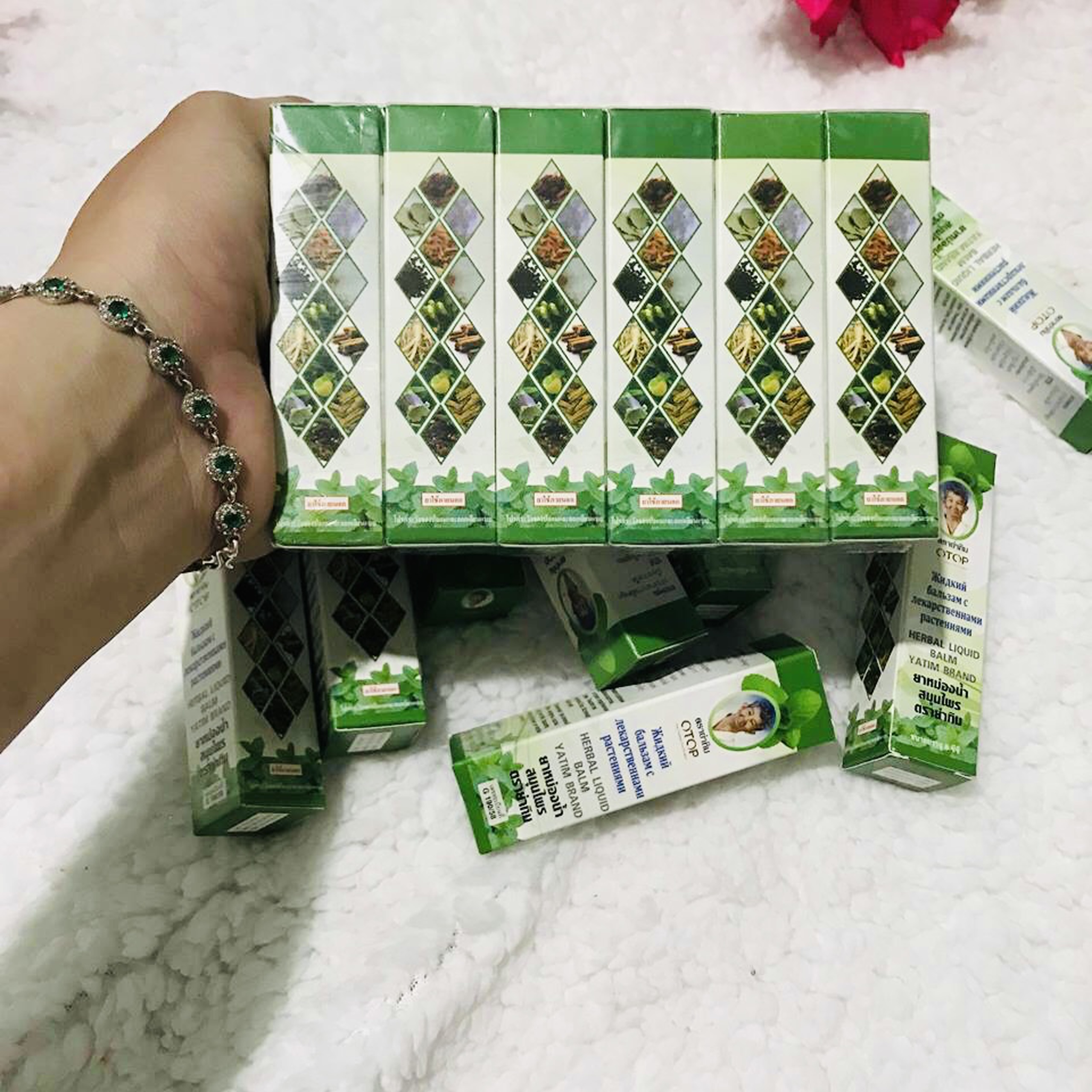 [HCM]Dầu lăn thảo mộc Bà Già 13 vị OTOP 8ml