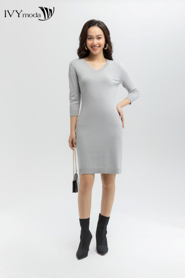 Đầm len body cổ tim IVY moda MS 42P0176
