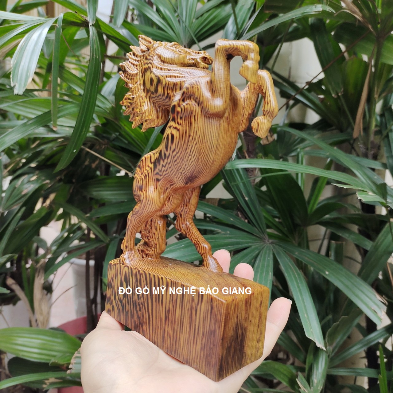 Tượng nhất mã phi thiên gỗ mun đuôi công