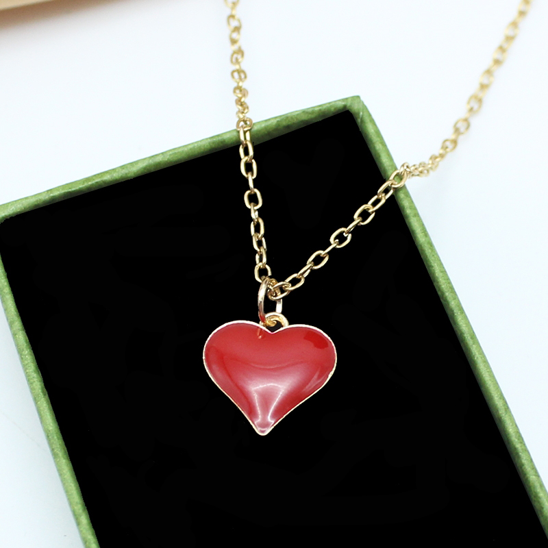 Yuanyan Red Color Heart Pendant Chain Necklace For Women Punk Minimalist Tiny Clavicle Collar Jewelry Wholesale Hiphop Wedding Gift. 