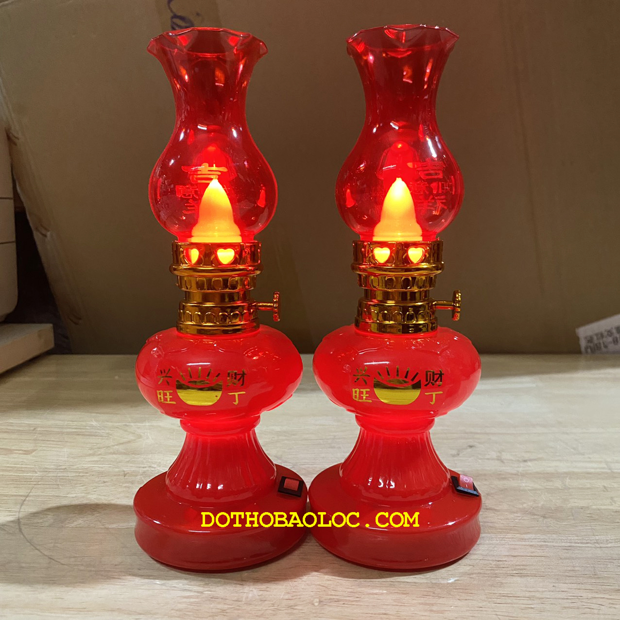 Đèn dầu chạy pin có công tắc cao 21cm