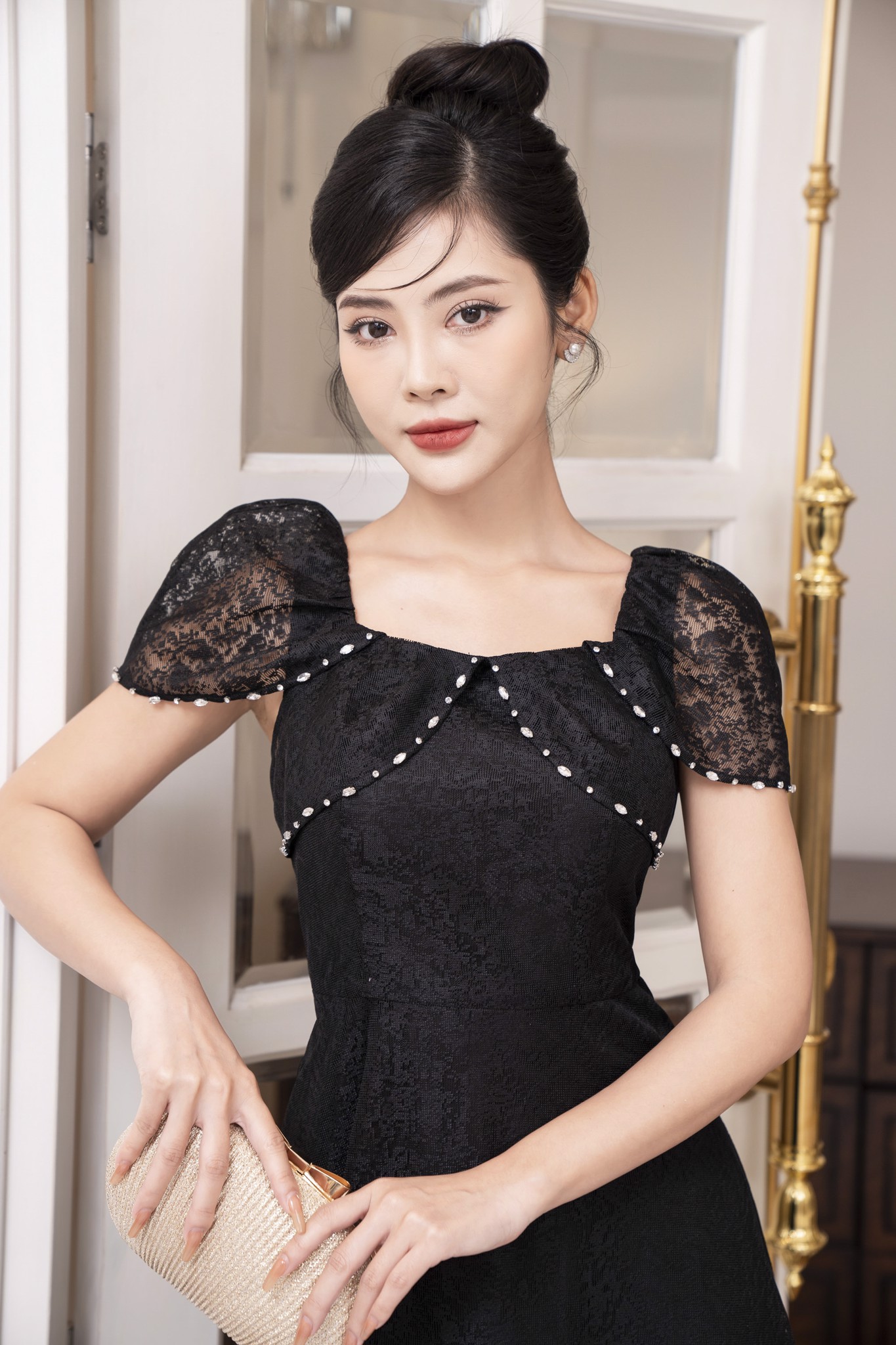 Đầm dáng xòe, tà bong đính đá TT