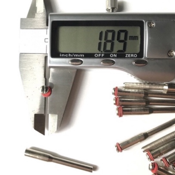 trục kẹp đĩa lỗ vít 2mm cán 3,17mm