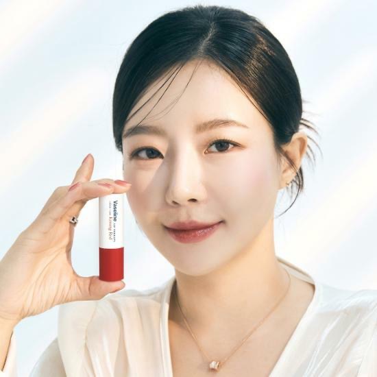 Son dưỡng Vaseline Lip Therapy Colour + Care (bản Hàn đủ bill)