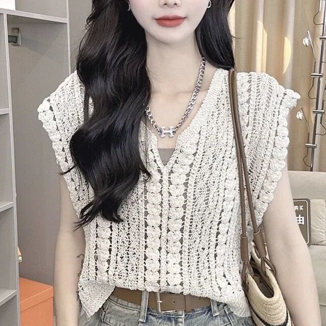 Korean version of the hollow crochet vest sweater 2023 new design sweet fashion top female ins