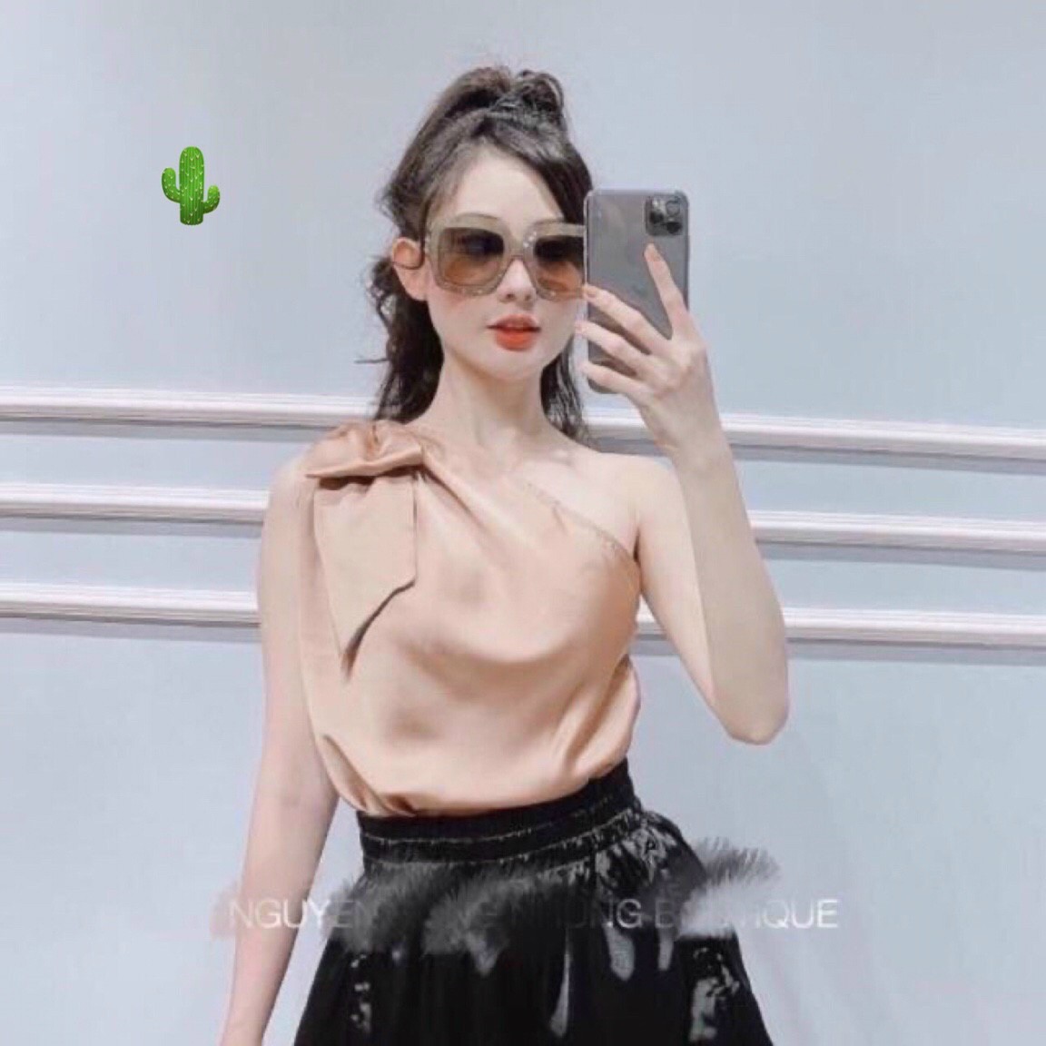 Áo Lệch Vai Nơ Lớn