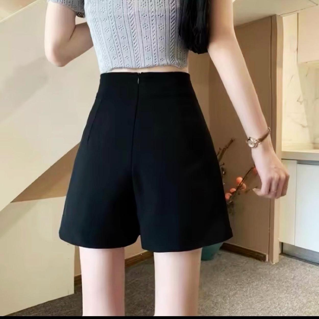 Chân váy đắp chéo tà phối nút cao dây kéo giọt lệ