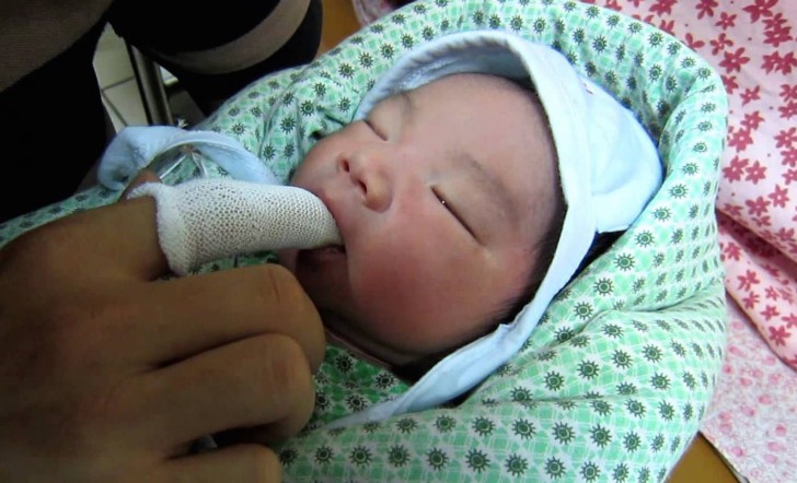 Rơ lưỡi đông pha, gạc tưa lưỡi Đông Pha (Gói 10 hộp 50 chiếc)