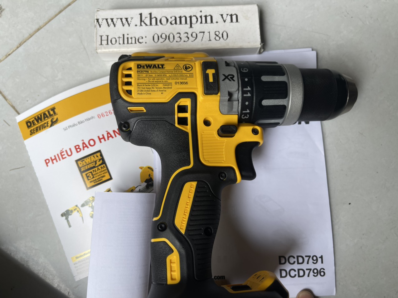 máy khoan búa Dewalt DCD806