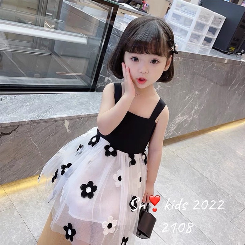 Váy dây hoa ren thiết kế cho bé gái