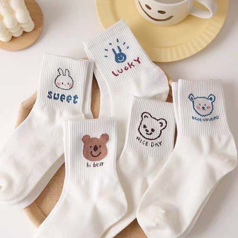 Tất trắng hoạ tiết Gấu dễ thương