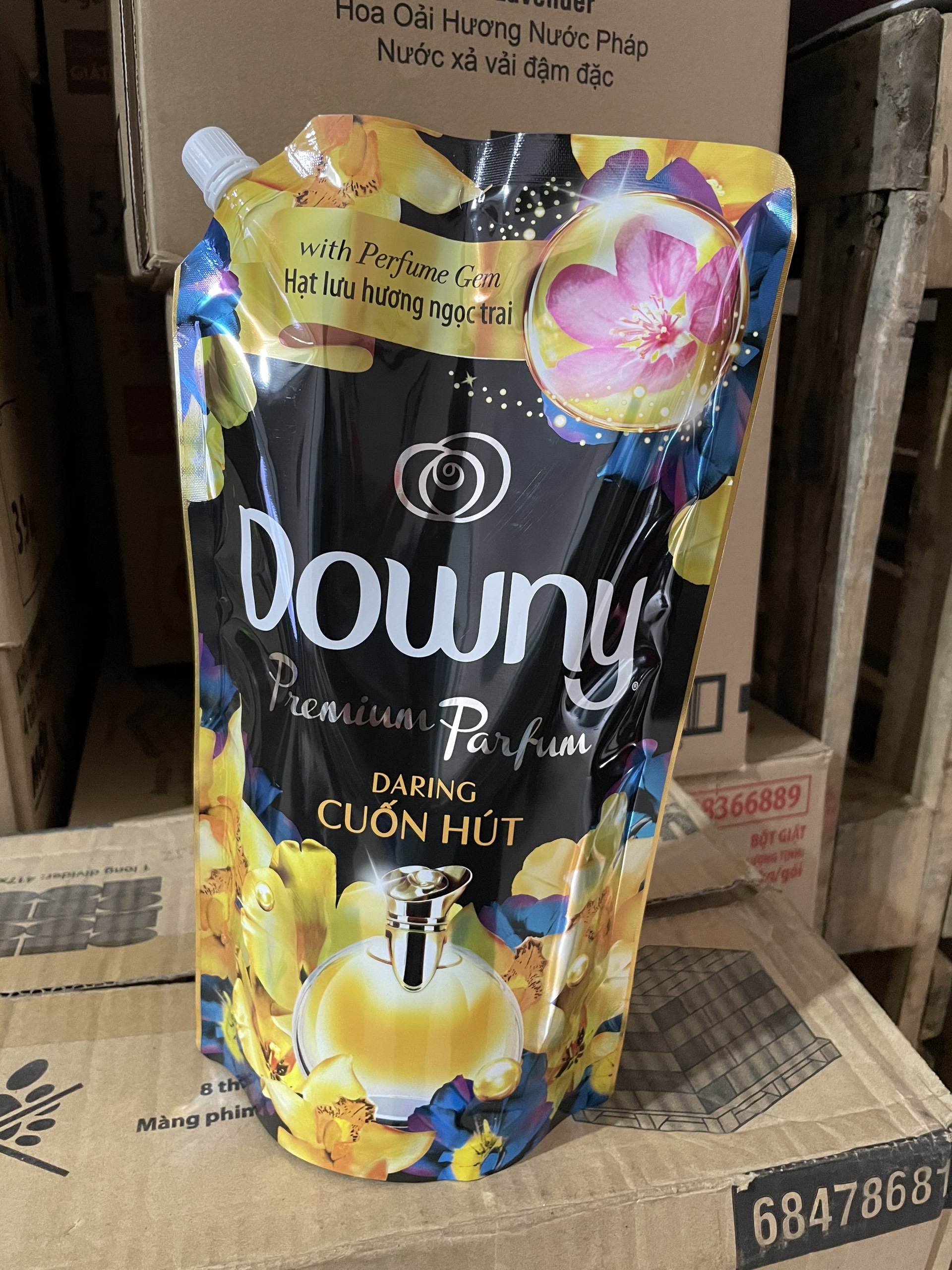 NƯỚC XẢ VÀI DOWNY CUỐN HÚT 1.35L