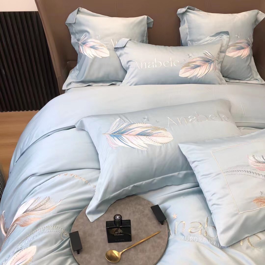 Bộ chăn ga gối Lụa silk thêu lông vũ Alabele
