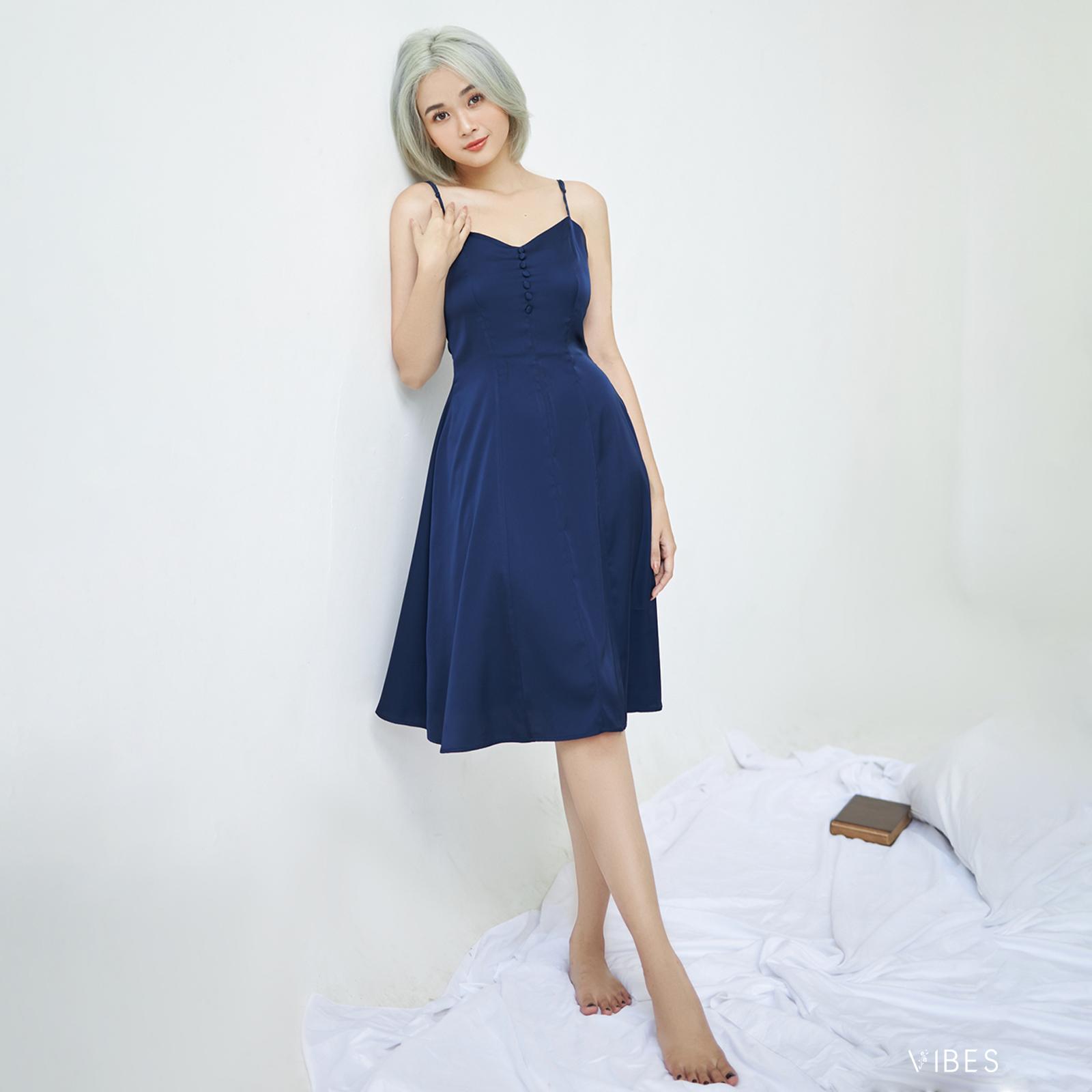 VIBES Váy ngủ lụa trơn Lady Dress