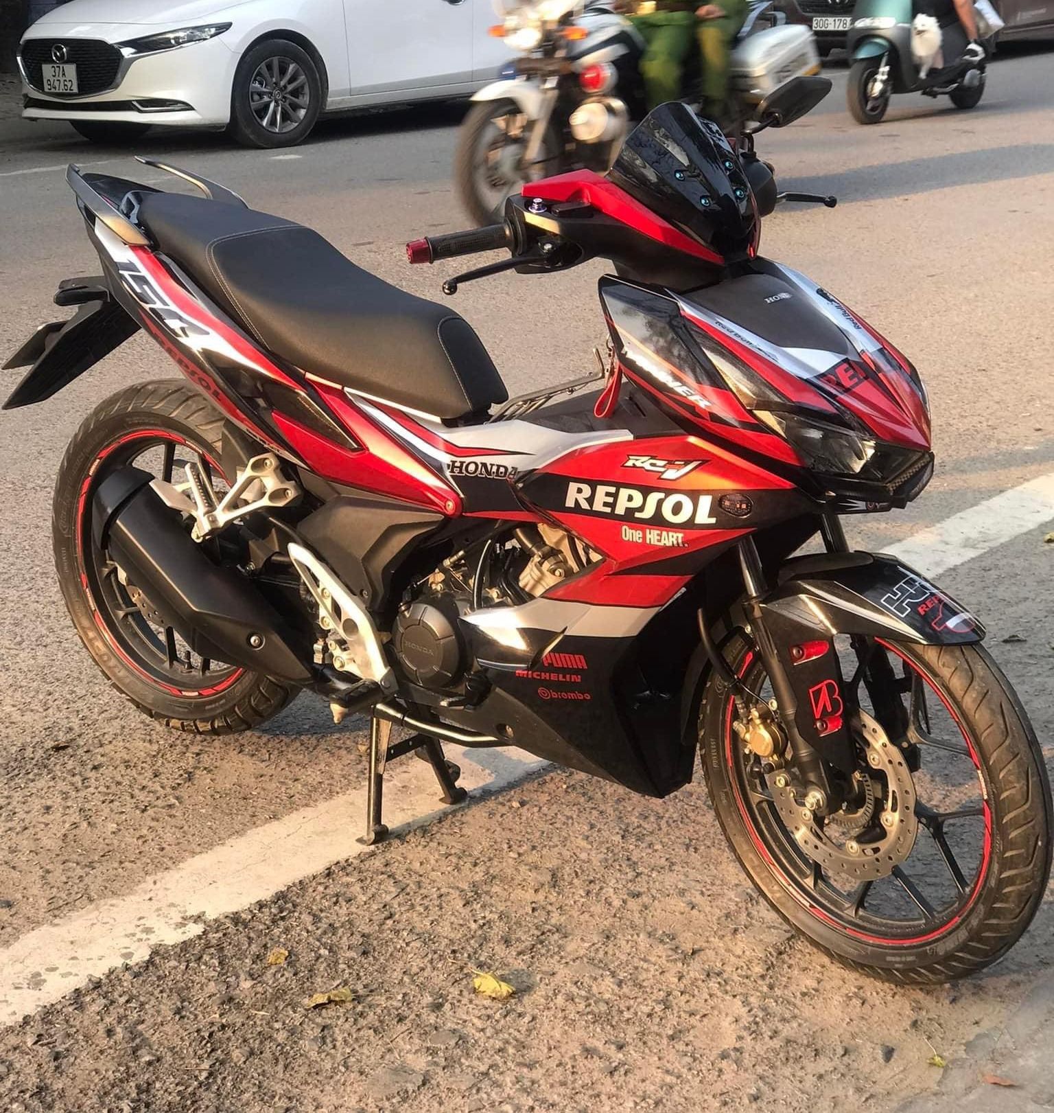 Tem trùm winner x đen đỏ repsol,team decal winx