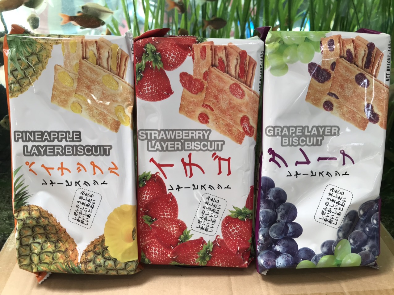 Bánh Quy Nhật Vị Nho Grape Layer Biscuit (Gói 140g)