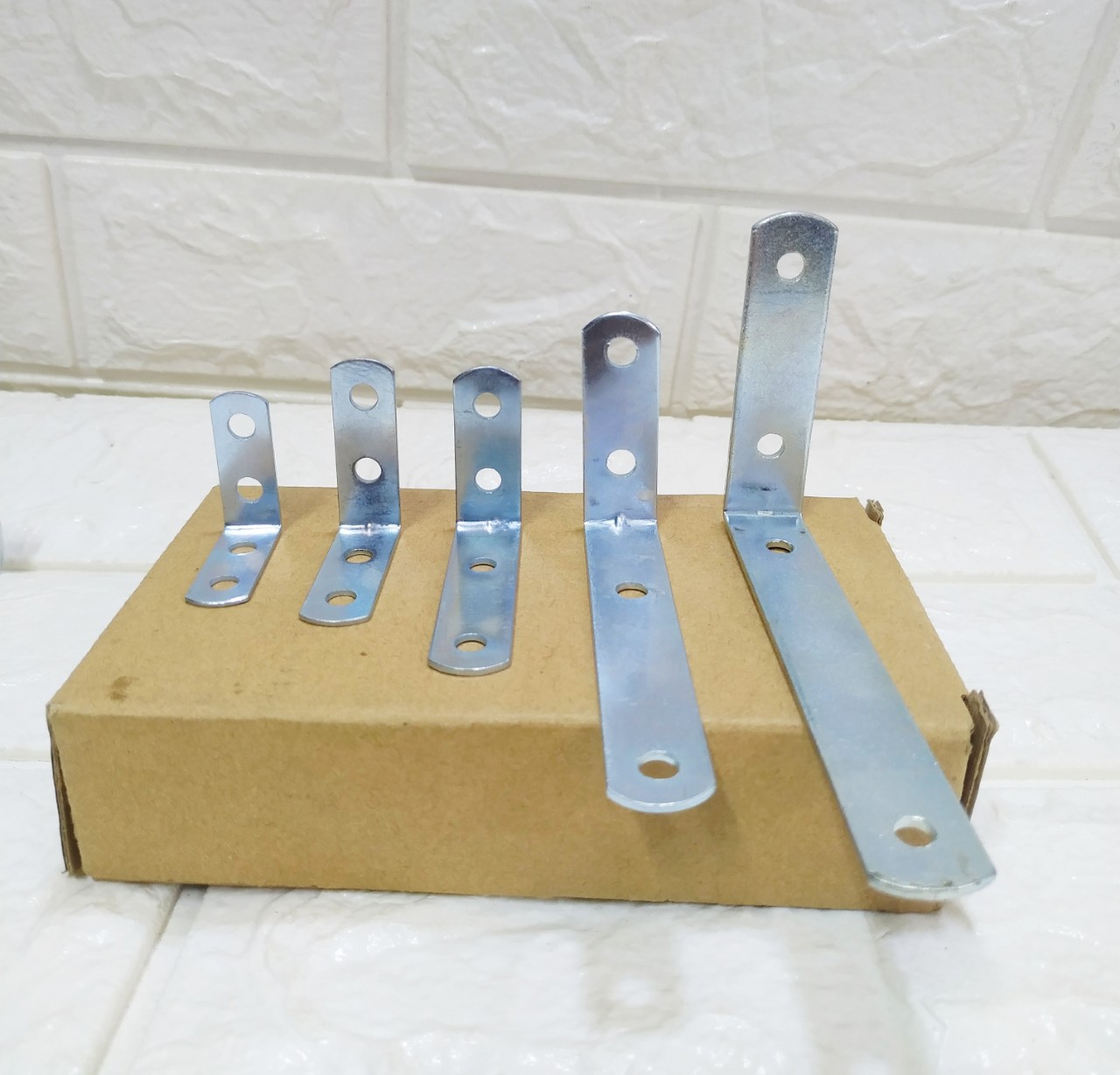 Eke góc vuông- bát L 4 lỗ