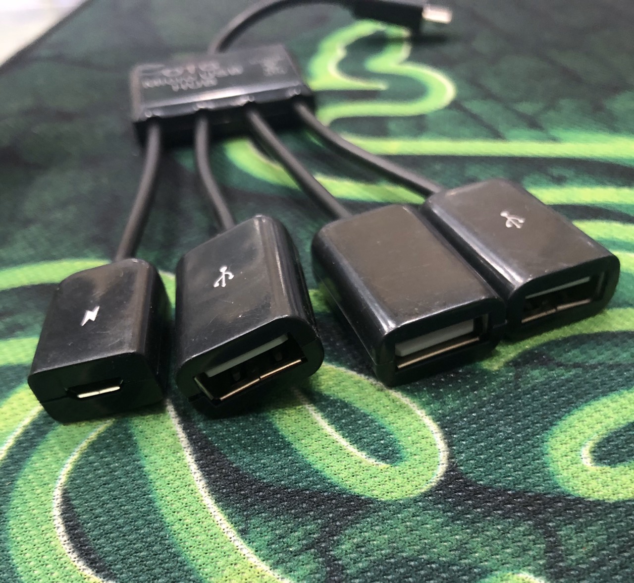 Dây chuyển OTG của micro usb chia 3 cổng vào