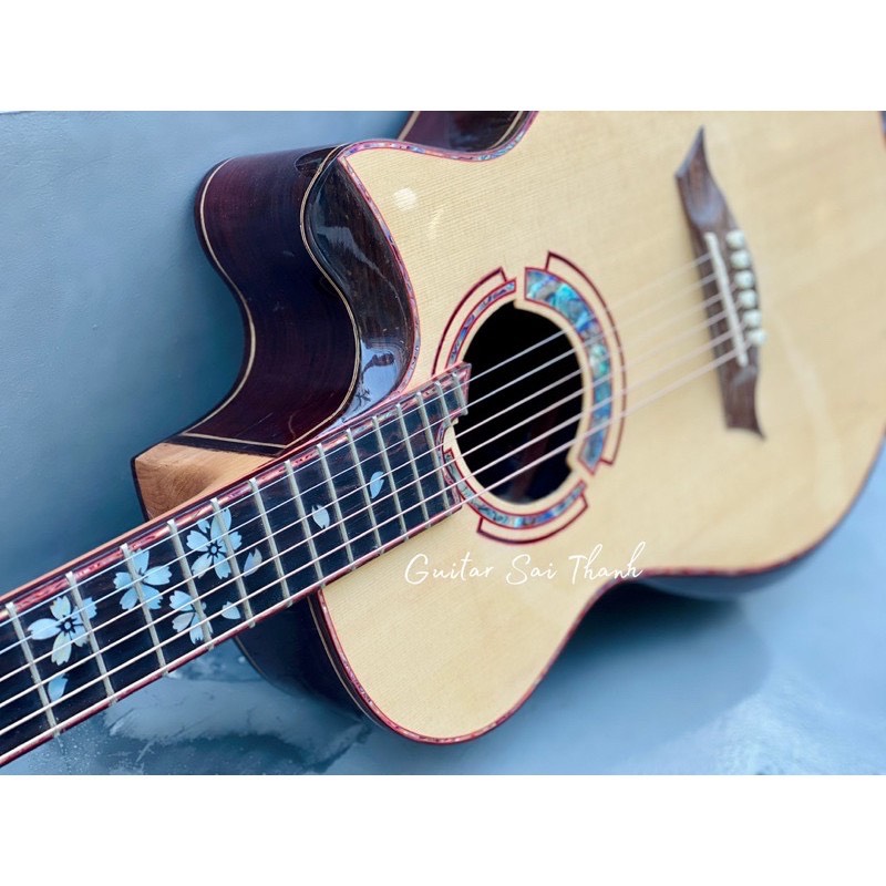 Đàn guitar custom cẩm ấn khảm xà cừ có lắp EQ ACF-5