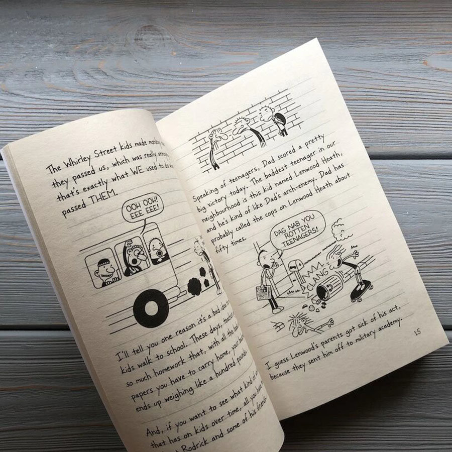 Diary Of A Wimpy Kid: Dog Days - Book 4