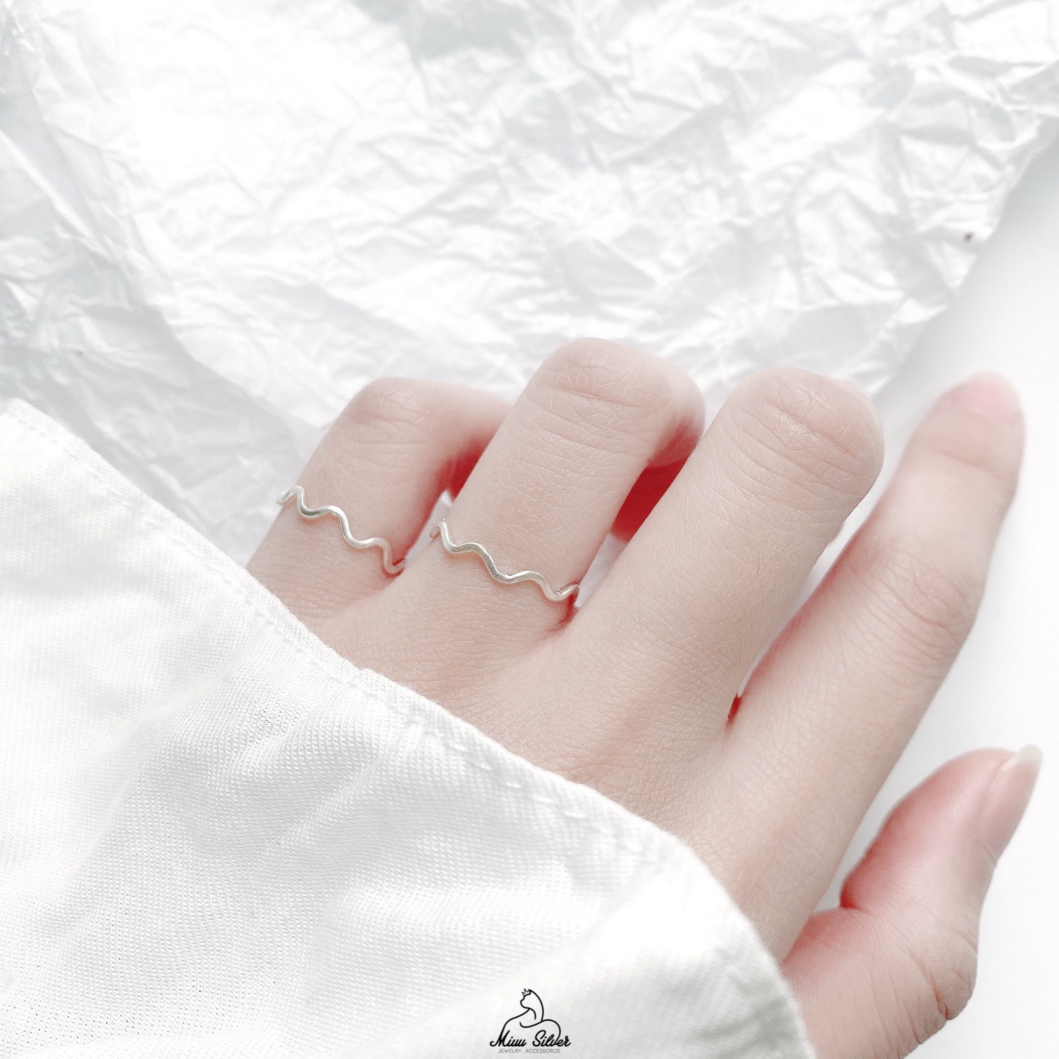Nhẫn bạc Miuu Silver, nhẫn nữ trơn sóng bạc 925