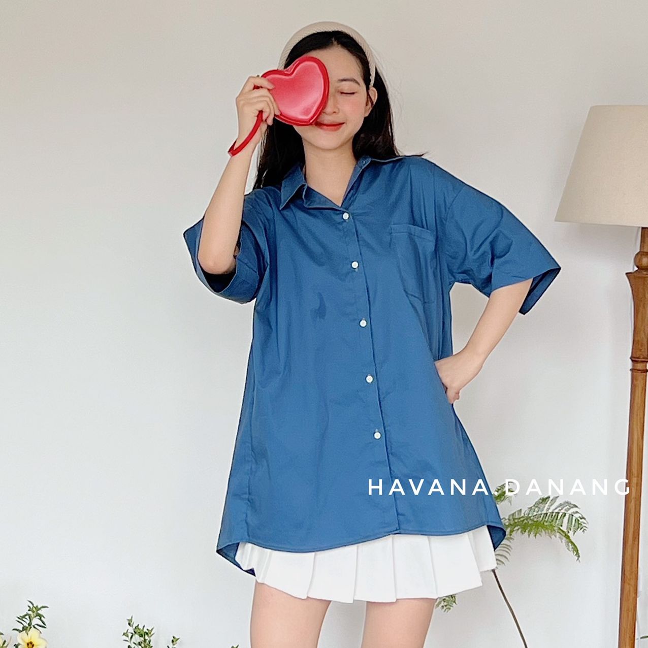 Áo sơ mi cộc tay trơn vạt xẻ tà