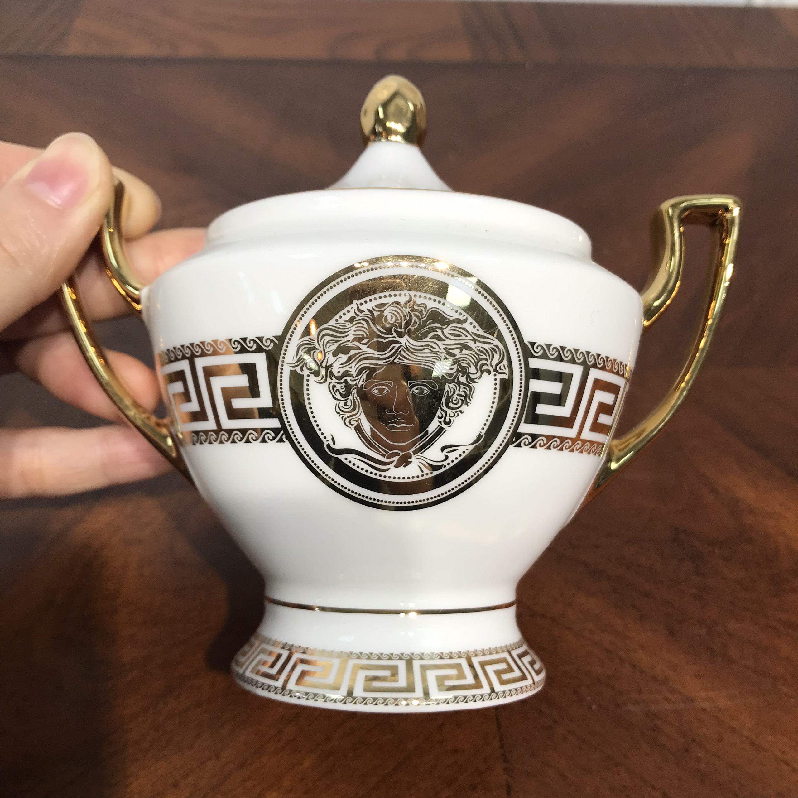 Bộ ấm chén trà châu Âu CB02-AC hoa văn Versace đẳng cấp