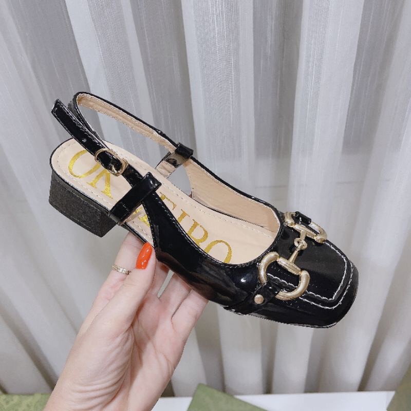 Giày sandal cao gót bít mũi quay hậu