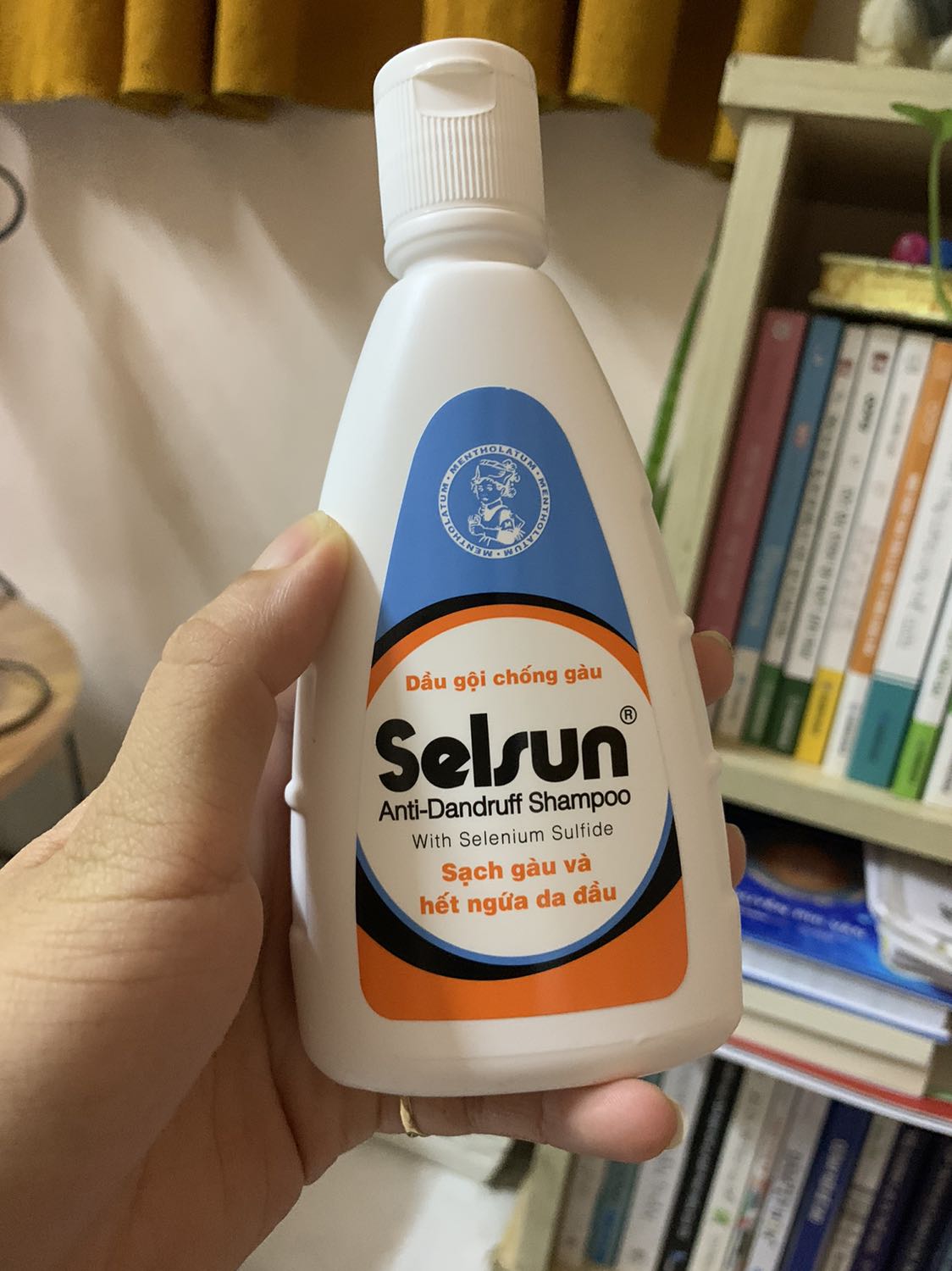 Dầu gội chống gàu Selsun