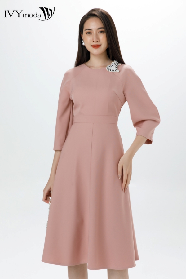 Đầm phối trái tim ngọc trai IVY moda MS 48M7106
