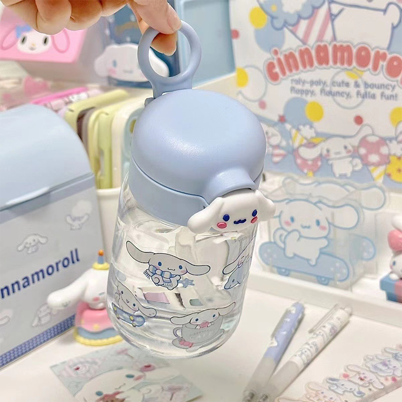%E3%80%90Customizable%E3%80%91%20Cinnamoroll%20Sanrio%20Water%20Bottle%20Kuromi%20Melody%20Plastic%20Cartoon%20Straw%20Cup%20GJCUTE%20-%20Image%205