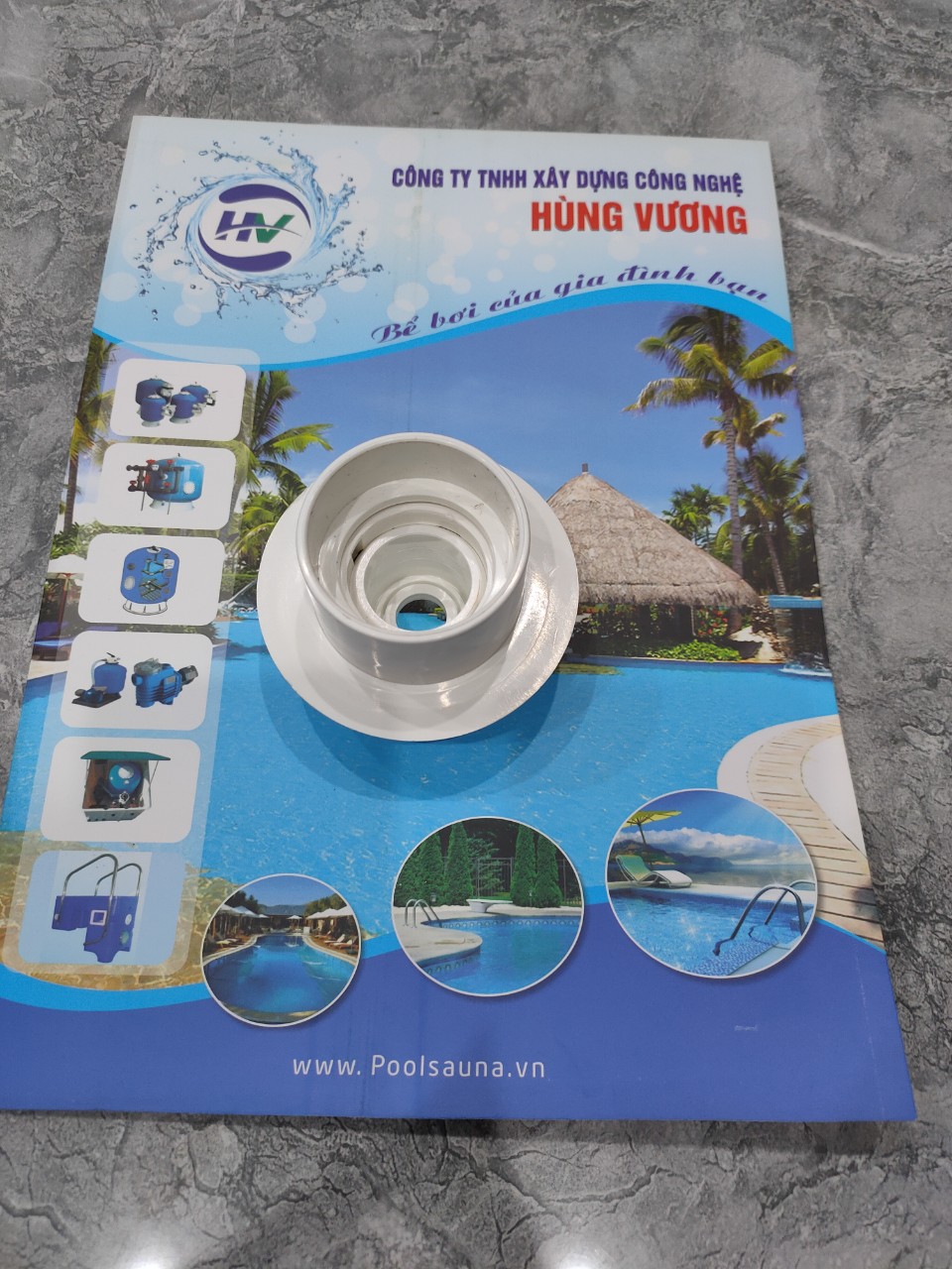 Đầu trả nước thành bể bơi