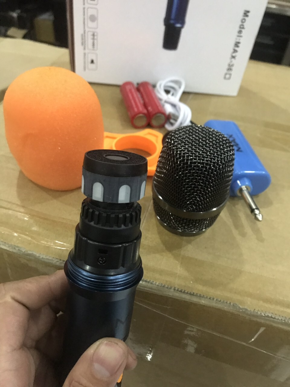 Micro không dây đa năng Max 36