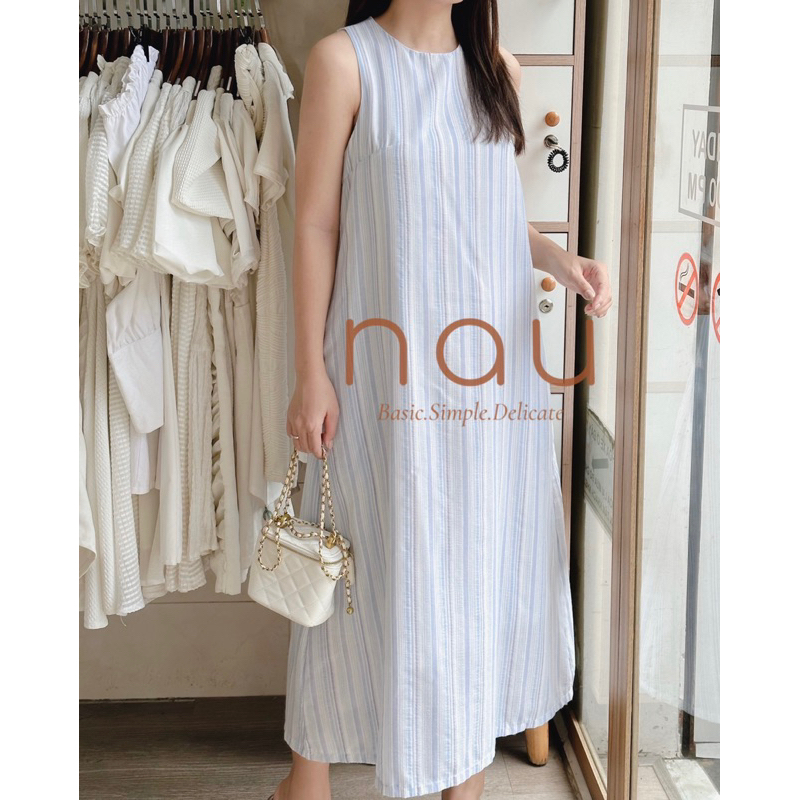 Đầm sọc dáng suông phối nút bọc
