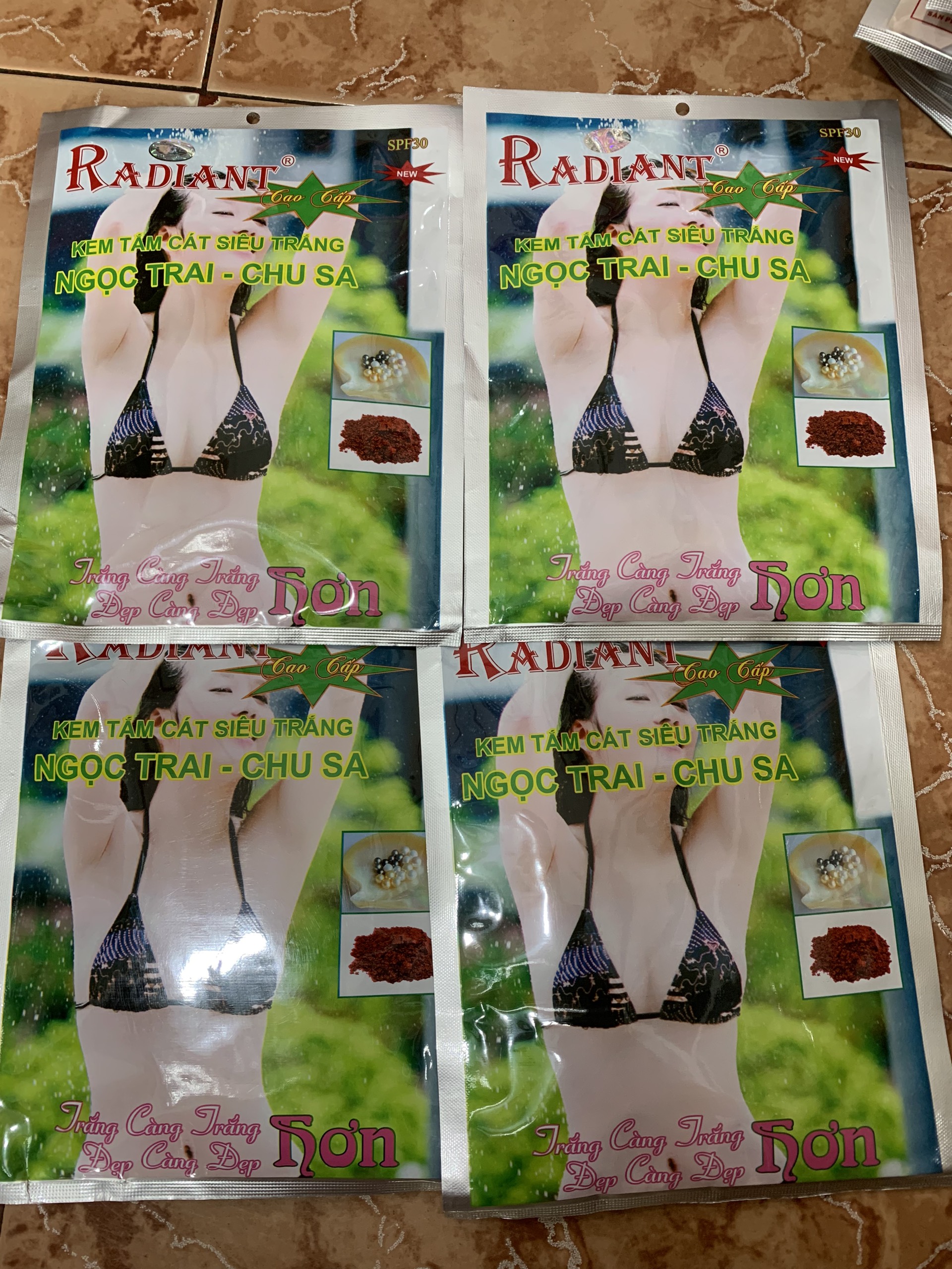 Kem tắm cát trắng chu sa radiant