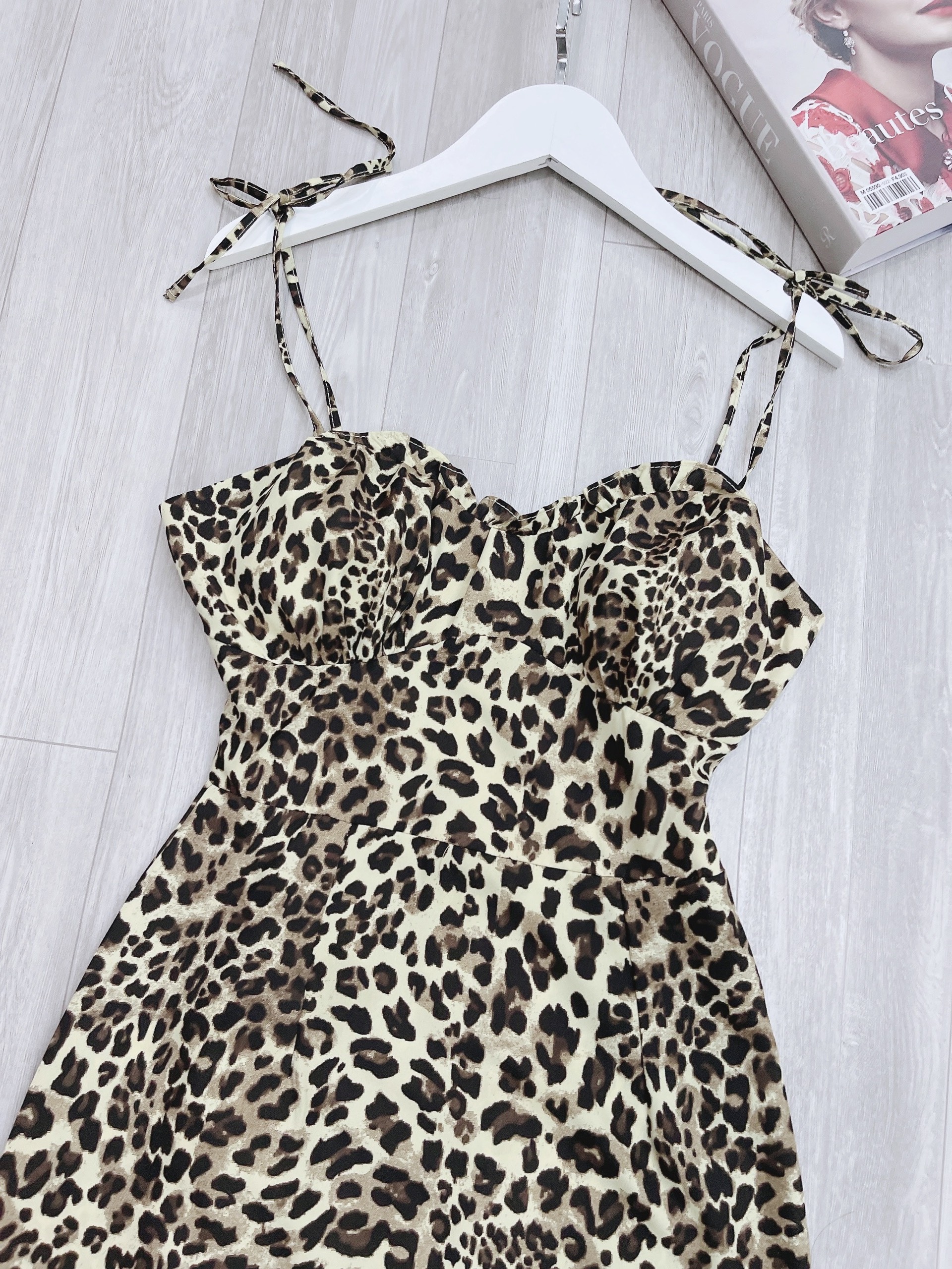 Váy 2 dây da báo chun lưng 2 lớp cúp ngực ZARA