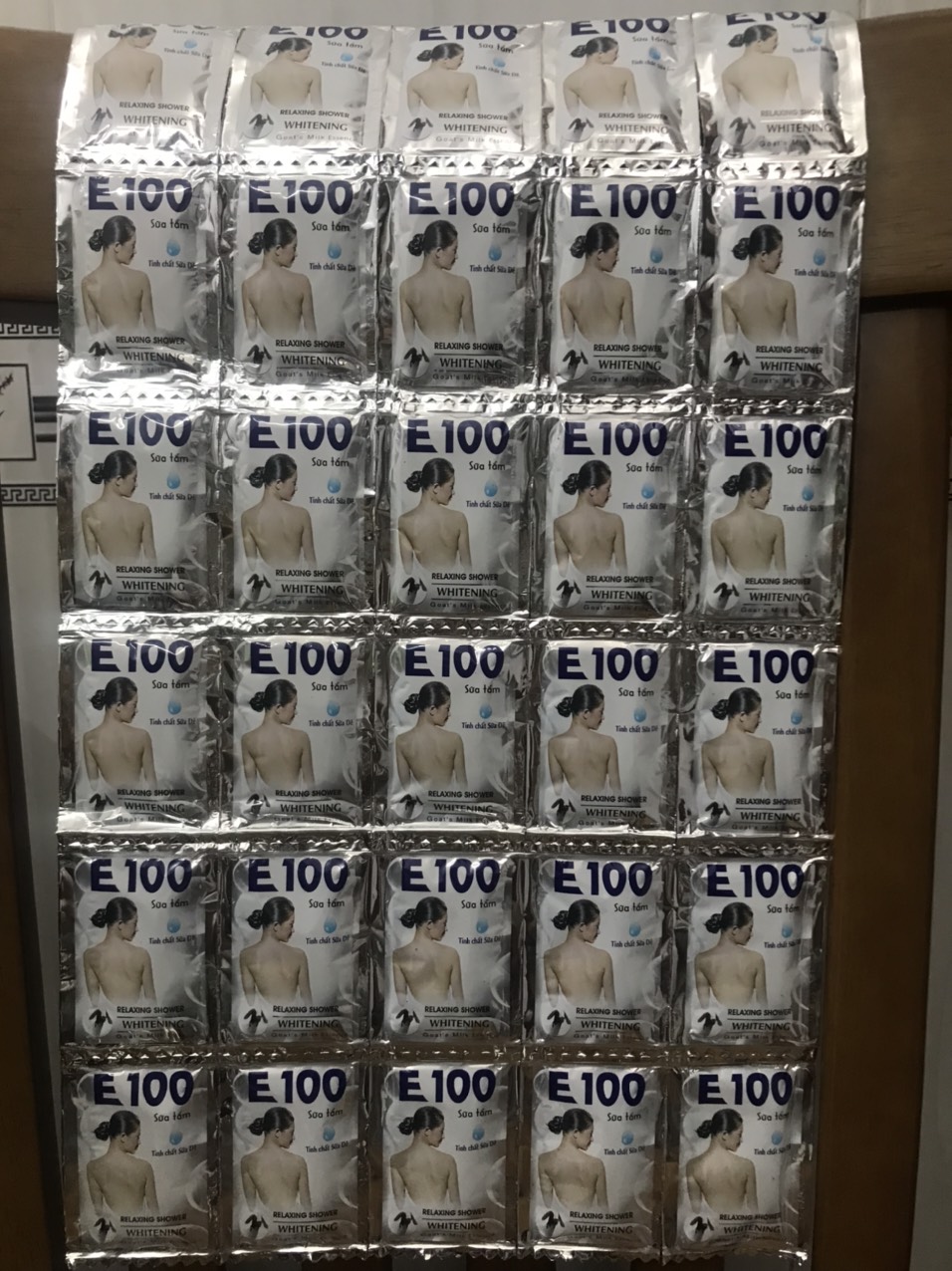 Combo 10 dây ( 120 gói ) sữa tắm tinh chất sữa dê