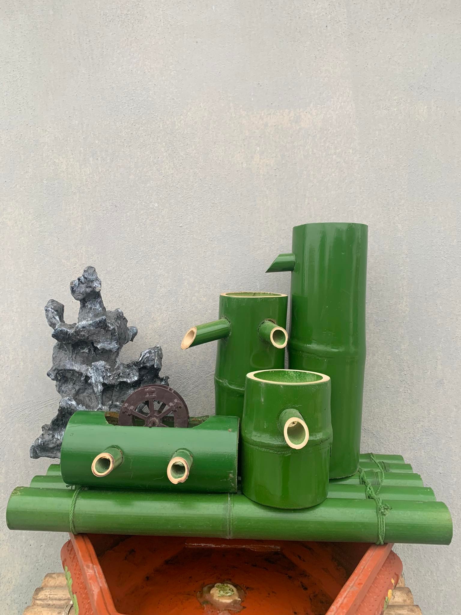 thác nước bằng tre